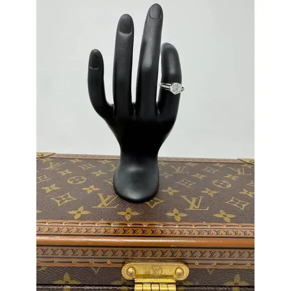 Cubic zirconia ring size 7 585 white gold 2 grams - Picture 3 of 5